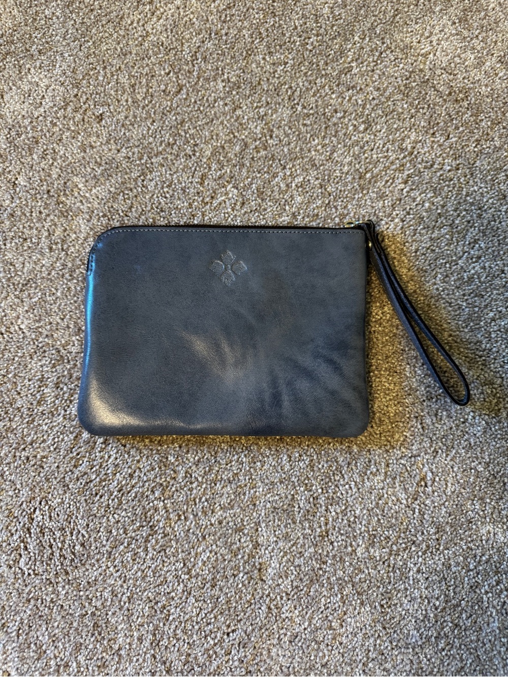 Patricia Nash Woven Pattern Zip Wristlet Clutch - Picture 2 of 5